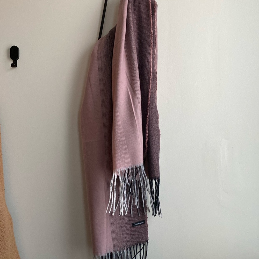 Cashmere scarf